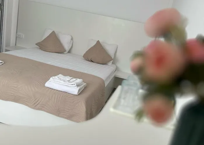 Casa Irina 2mai Πανσιόν